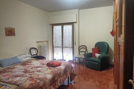 Appartamento, terrazzo, centro paese